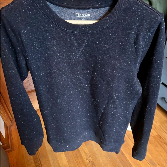 LIKE NEW TekFleece Women’s Sweatshirt - Picture 2 of 3